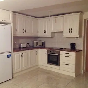 https://3-bedroom-newly-furnished-cork-city.corkhotel.net